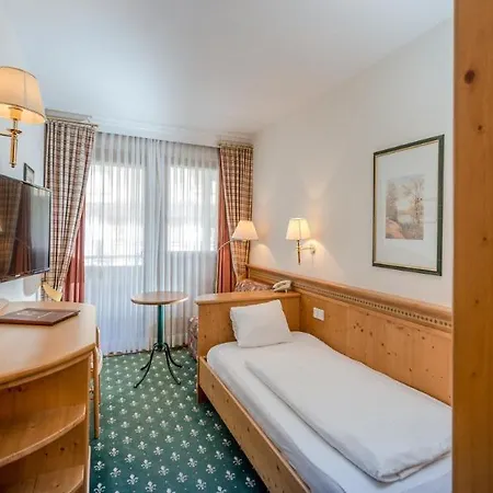 Hanneshof Apartahotel 4*
